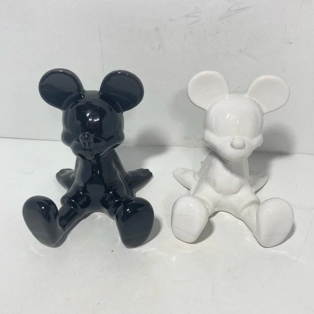 DISNEY Mickey Mouse Figurines Black White Salt and Pepper Shaker Set